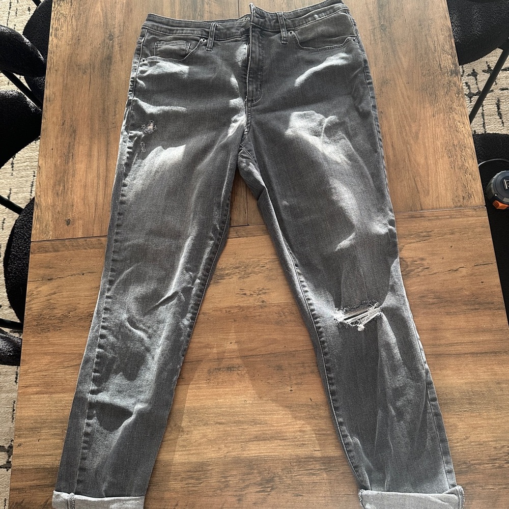 Universal Thread Dark Gray Ankle Jeans
